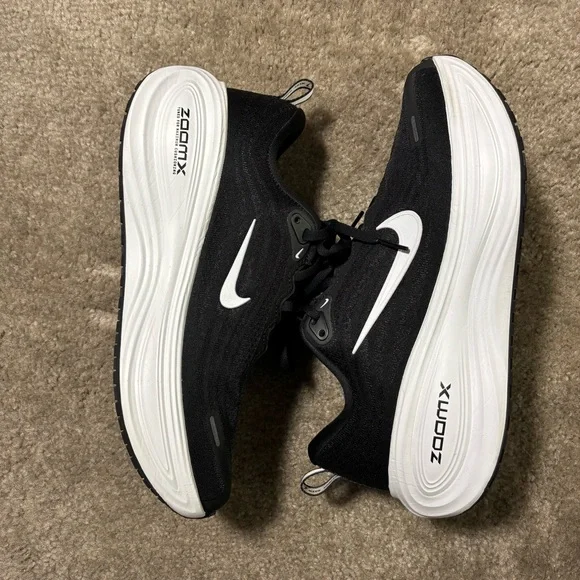 Nike Women's Black and White Athletic Shoes. Vomero Plus - Picture 8 of 12